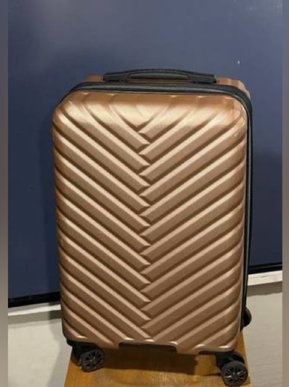 Kenneth Cole Hardshell Carry-On Designer Spinner Suitcase